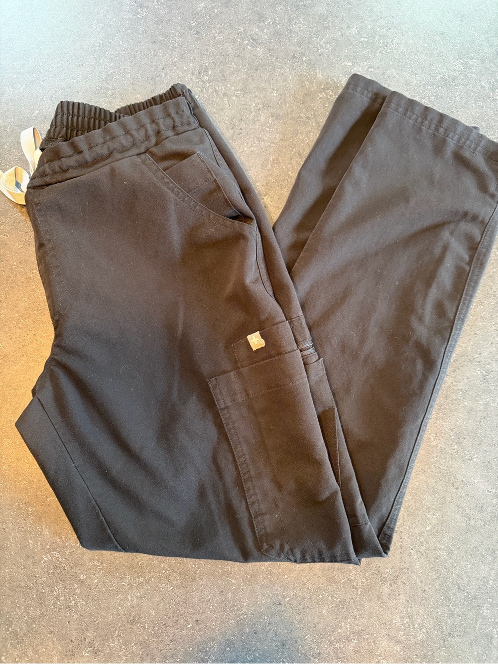 FIGS Technical Collection Black Cargo Scrub Pants XS/P Petite Straight Leg